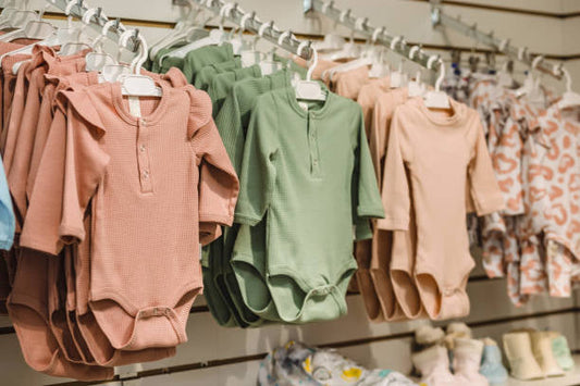 Wie viel Babykleidung braucht ein Baby wirklich?